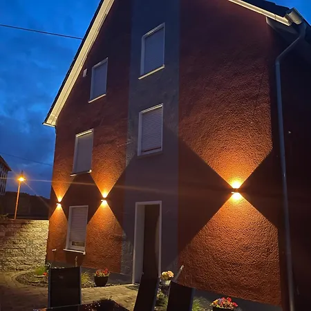 Haus Lotusbluete *
